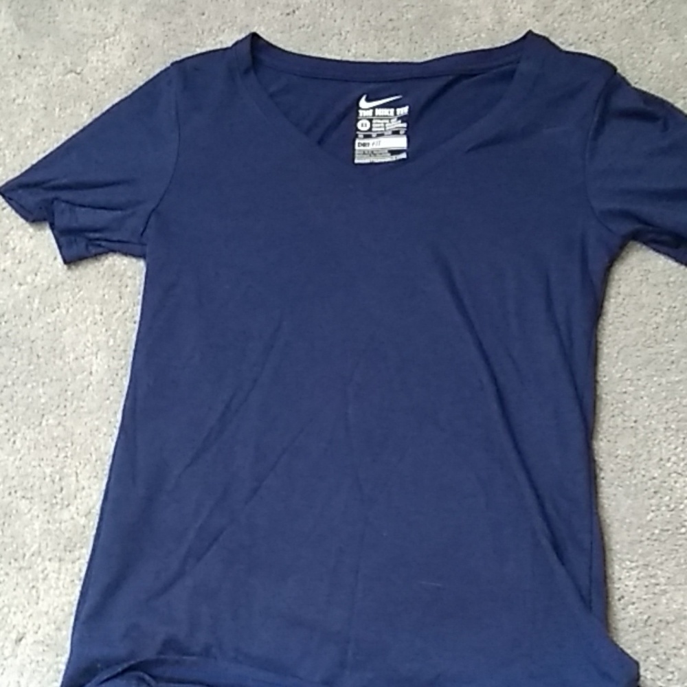 Nike t-shirt navy blue